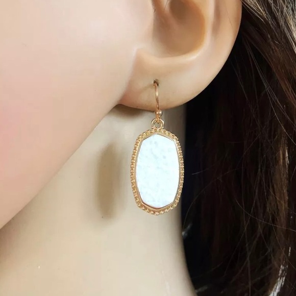 Druzy Dreams Jewelry - ✨LAST PAIR LEFT✨WHITE DRUZY IN A GOLD OVAL SETTING, DANGLING EARRINGS!! BNWT/NEW